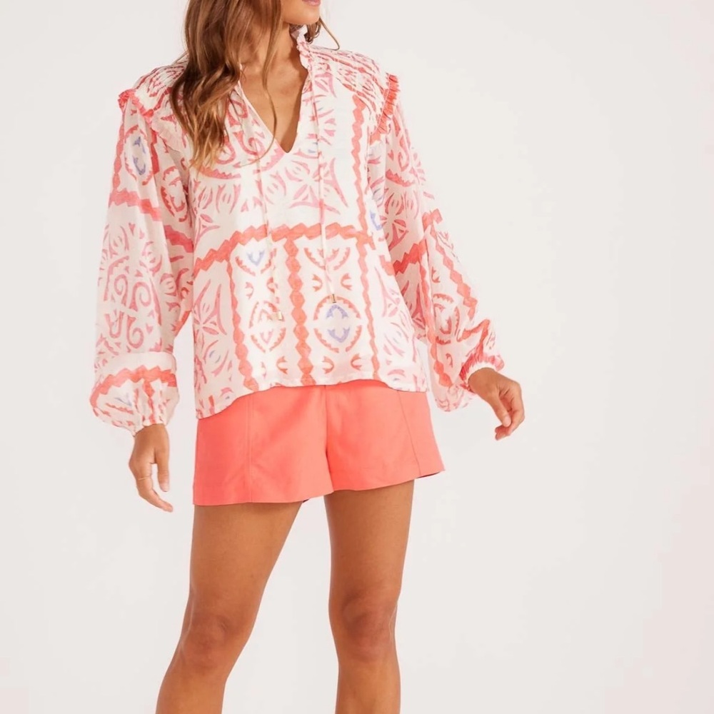 MINKPINK NWT Lolani Smocked Long Sleeve Blouse Size Medium - Picture 3 of 14